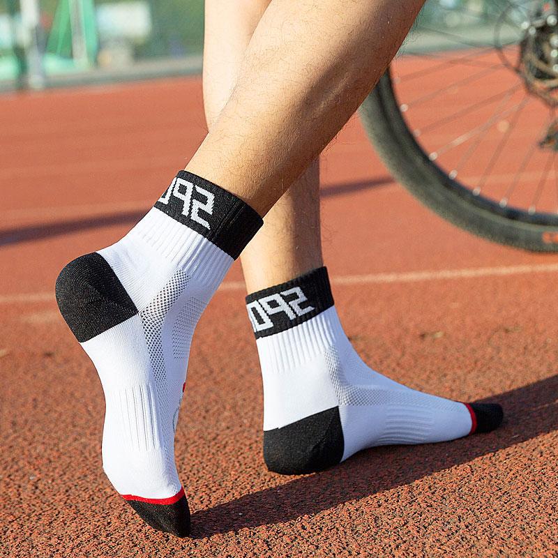 Breathable Cycling & Basketball Socks for Men & Women – Outdoor Sports Crew Socks
