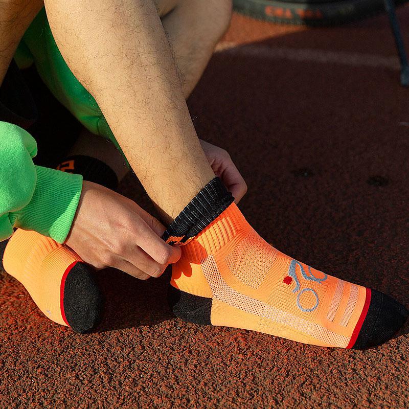 Breathable Cycling & Basketball Socks for Men & Women – Outdoor Sports Crew Socks