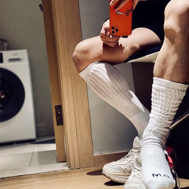 Men’s Solid Color Terry Long Socks – Breathable & Sweat-Absorbing
