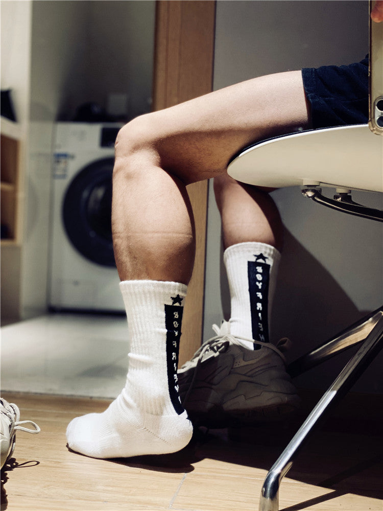 Extra Thick Fluffy Sports Socks – Black & White Alphabet Trend Style
