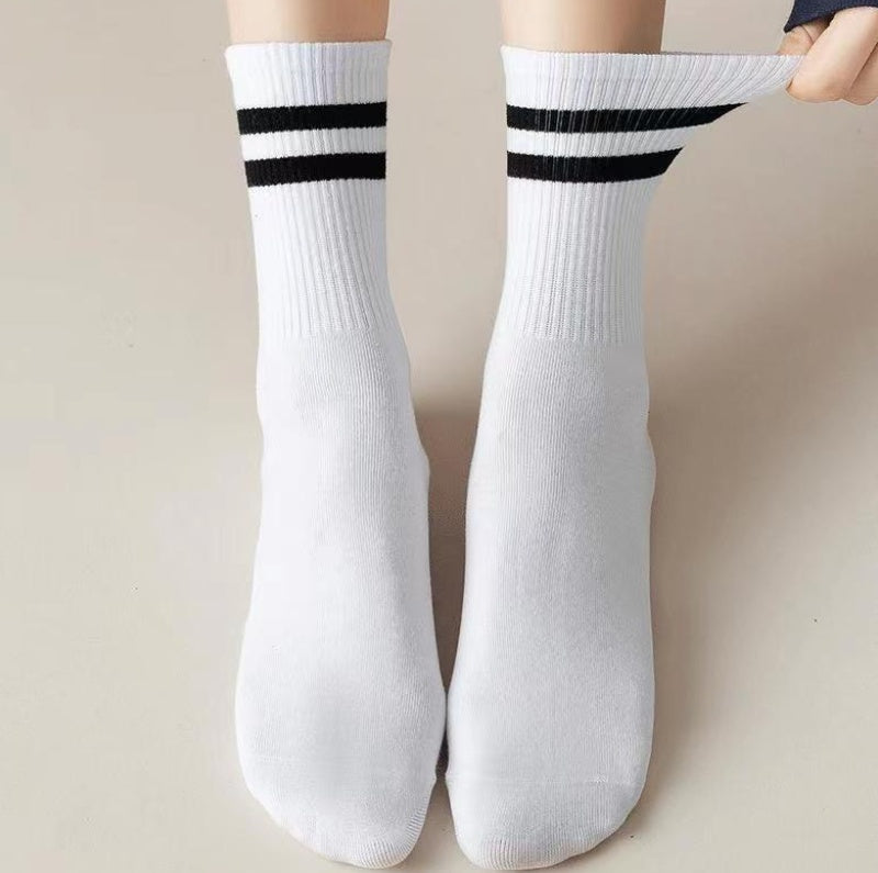 Women’s Black & White Striped Crew Socks – Sporty Ribbed Mid-Calf