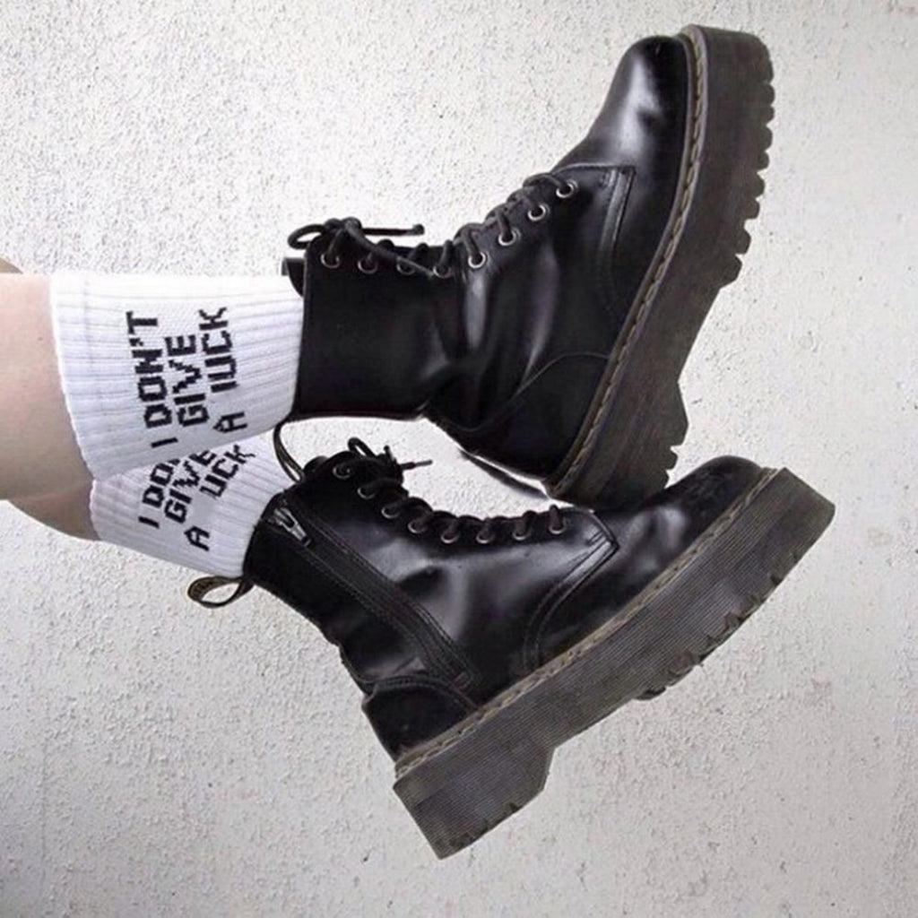 Bold Letter Cotton Crew Socks – Trendy Streetwear Style