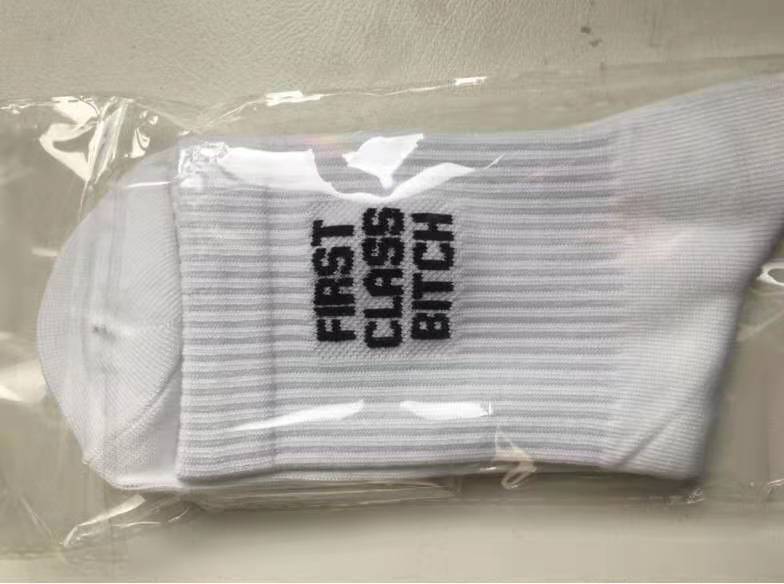 Bold Letter Cotton Crew Socks – Trendy Streetwear Style